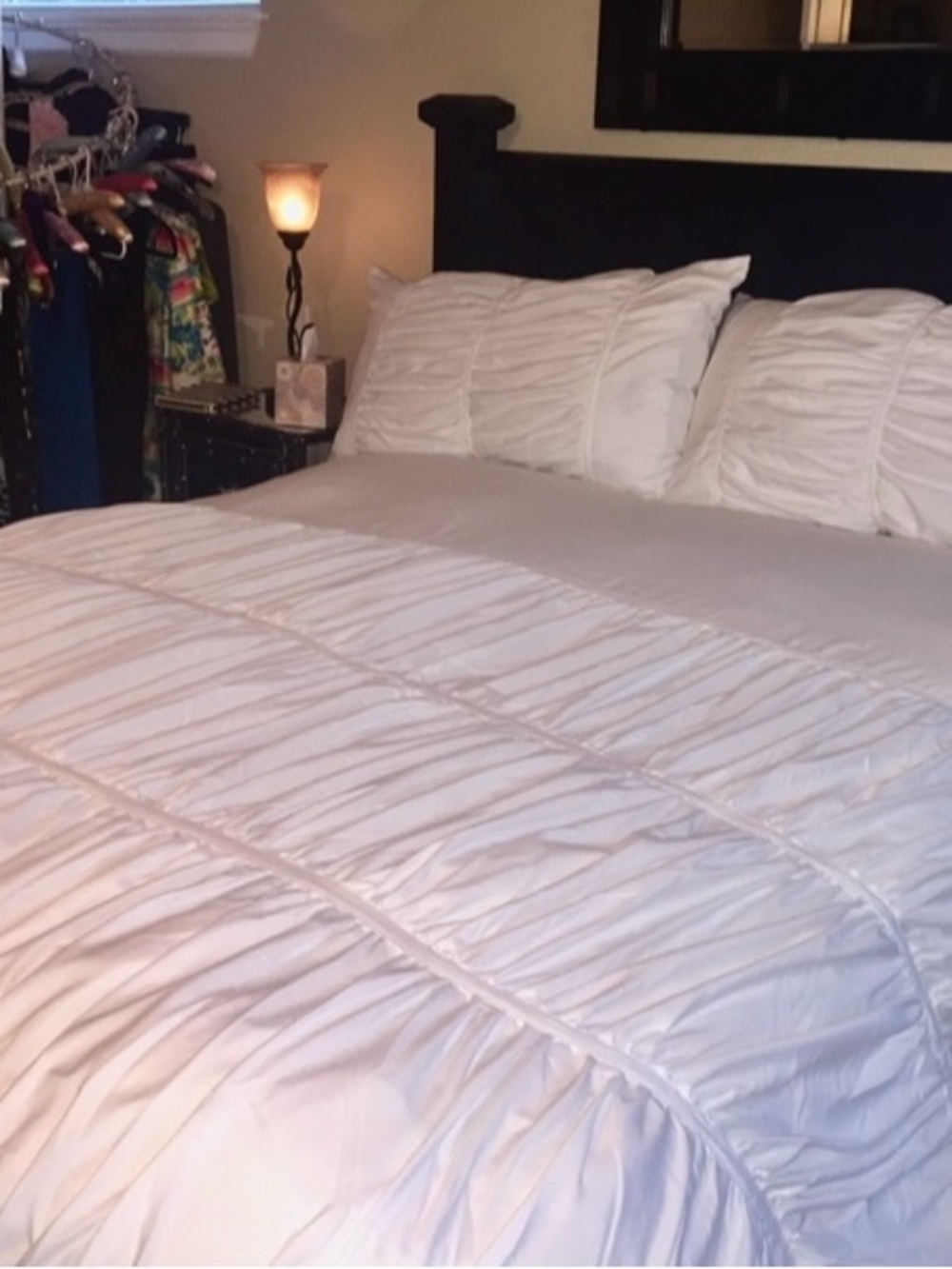 LN Queen Sz White Ruched Duvet Comforter Set - Classic Home Bedding